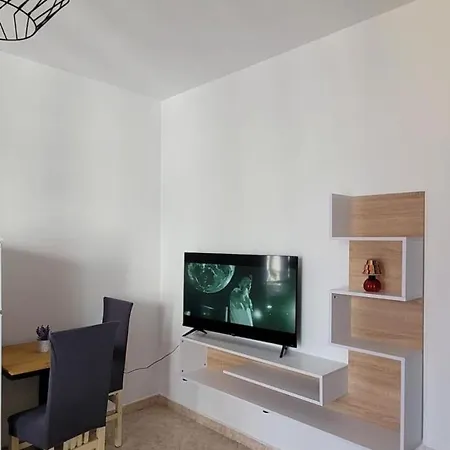 Tirana Central Home *